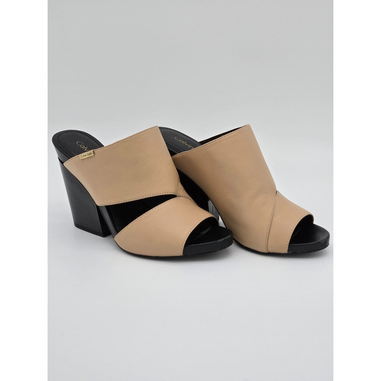 Calvin Klein Womens Wiley Cervo in Sandstorm Open Toe Block Heel Mules