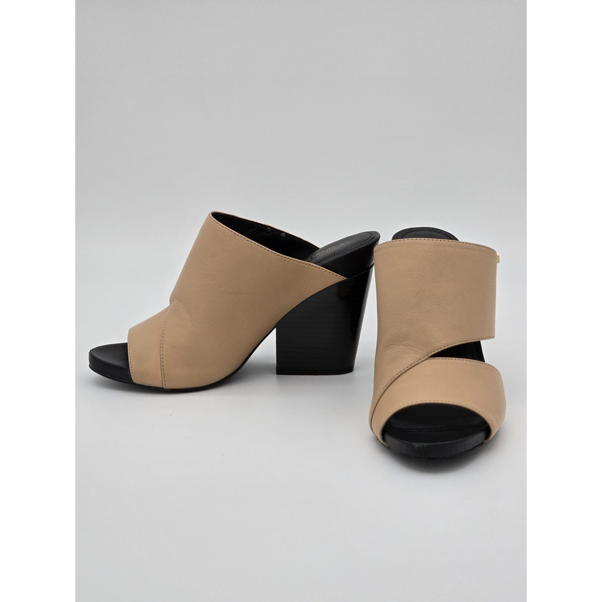 Calvin Klein Womens Wiley Cervo in Sandstorm Open Toe Block Heel Mules