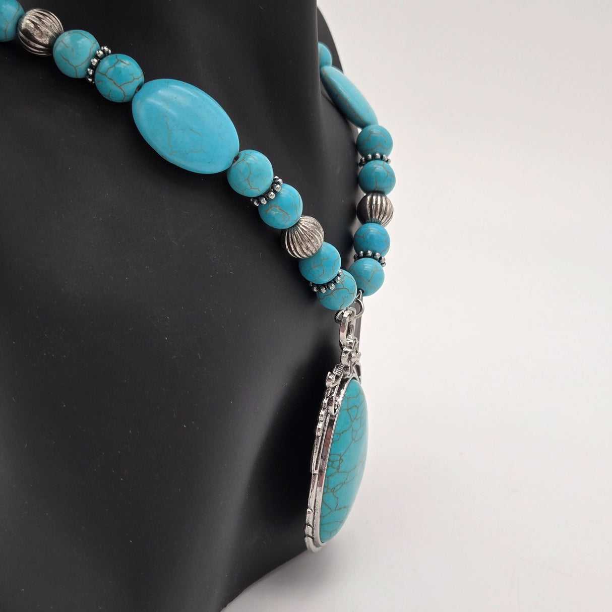 Turquoise Beaded Necklace & Earrings Set With Silver-Tone Pendant And Floral Design 18" Length Womens Jewelry