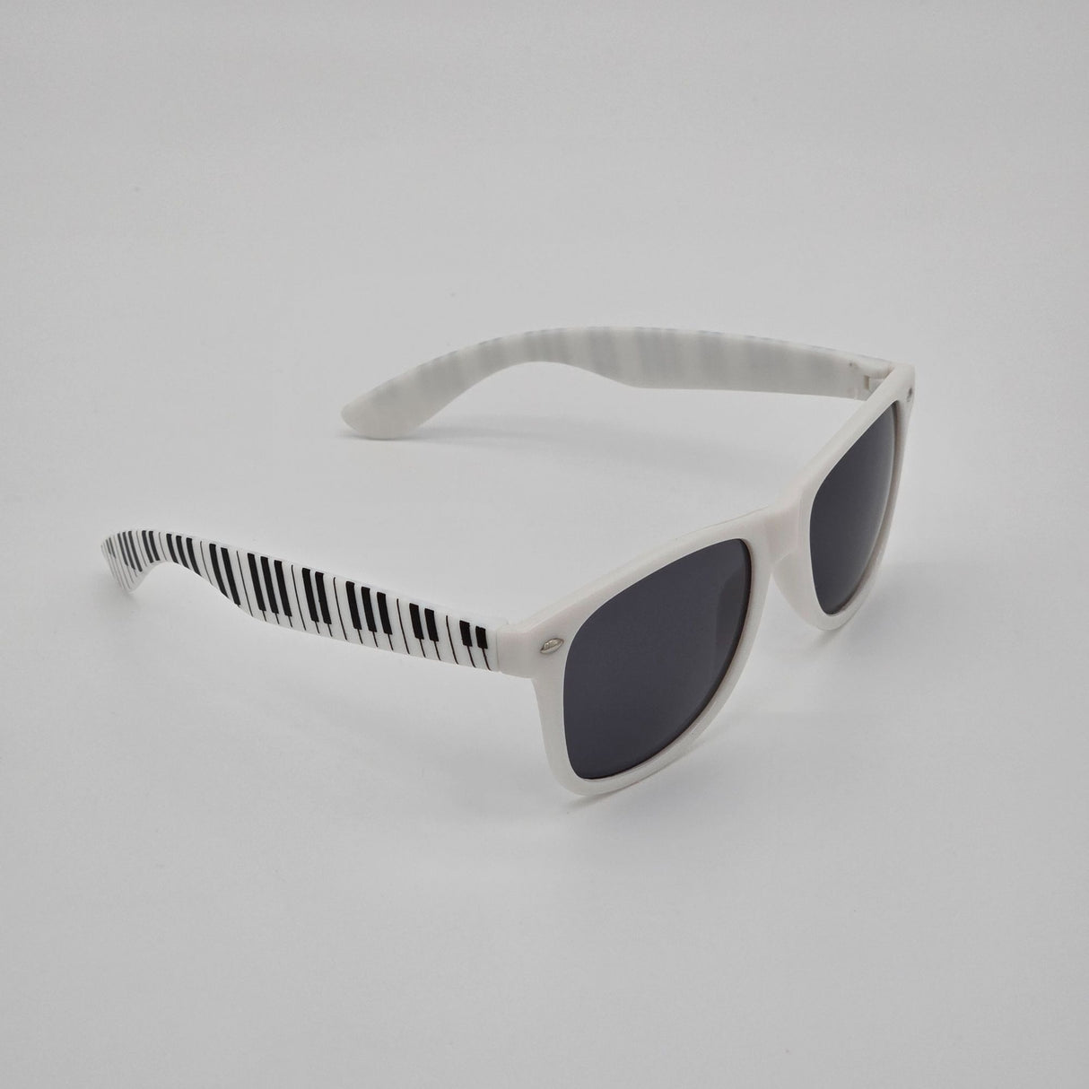 White Retro Sunglasses With Black Piano Key Pattern Arms & Soft Drawstring Pouch