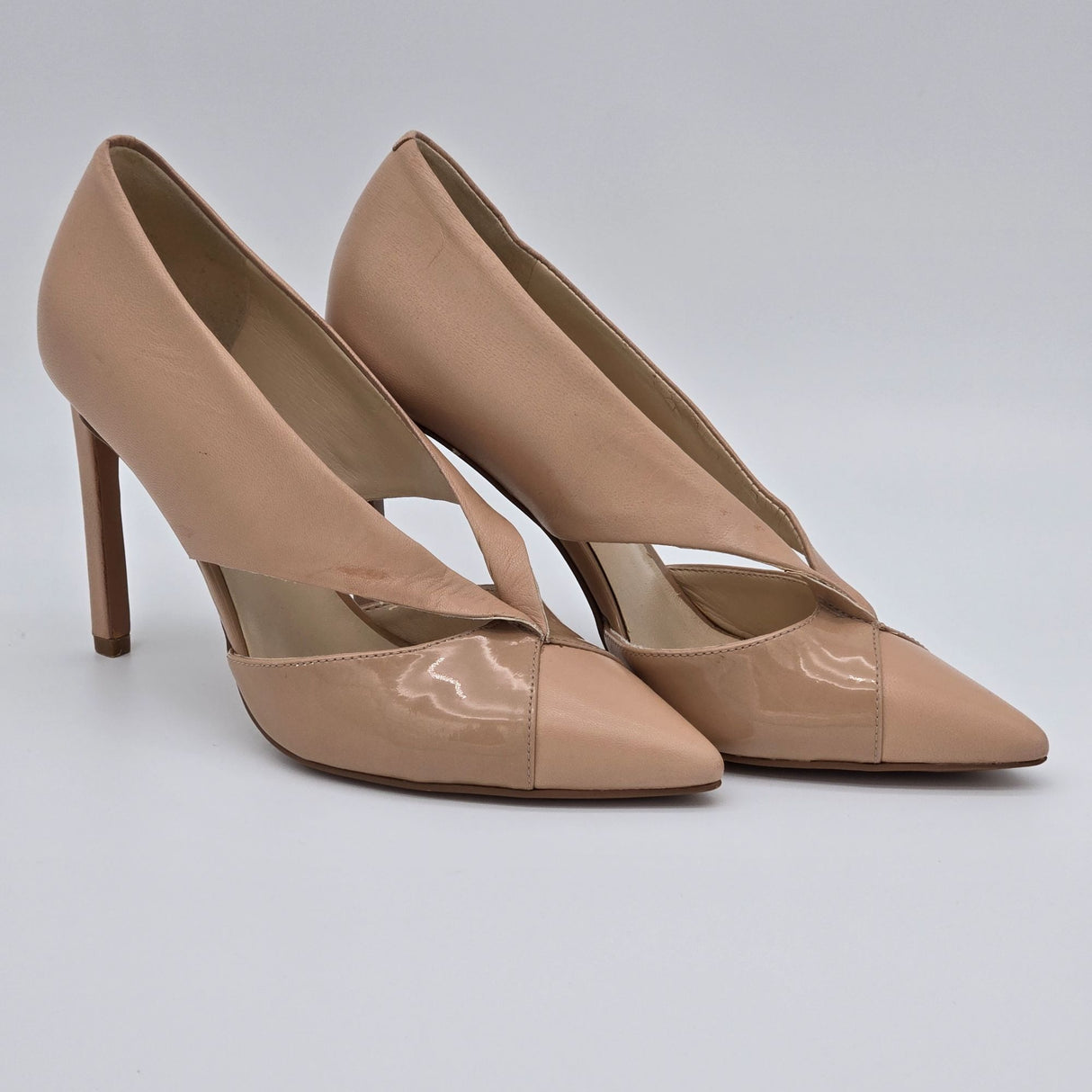 Nine West Tayme Nude Pointed Toe Pumps 6.5M Leather & Man-Made Upper Slip-On High Heels Elegant Design