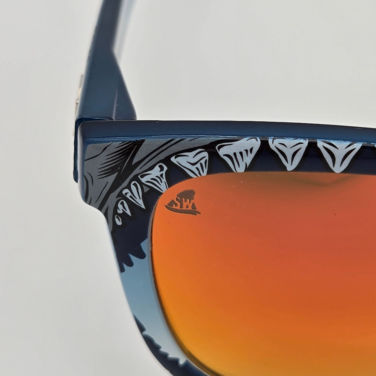 Discovery Shark Week X Knockaround Premiums Polarized Sunglasses W/ Protective Pouch