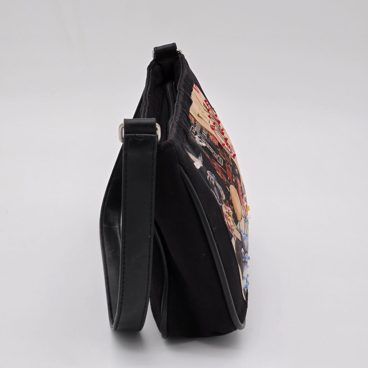 Retro Casino-Themed Black Handbag With Zipper Closure