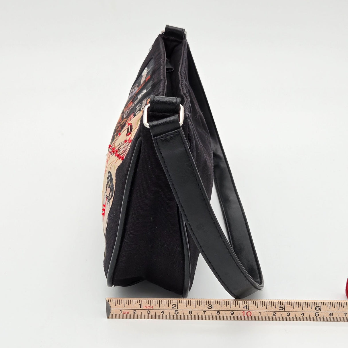 Retro Casino-Themed Black Handbag With Zipper Closure