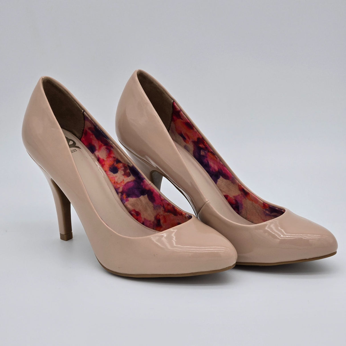 Fergalicious By Fergie Nude Patent Leather High Heels With Floral Print Lining Size 6.5 Womens Shoes