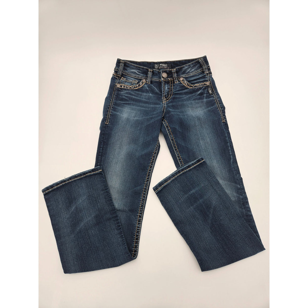 Silver Jeans Co. Suki Mid-Rise Bootcut Womens Jeans Size W26/L31 Sequin Embellished Pockets Distressed Look Denim