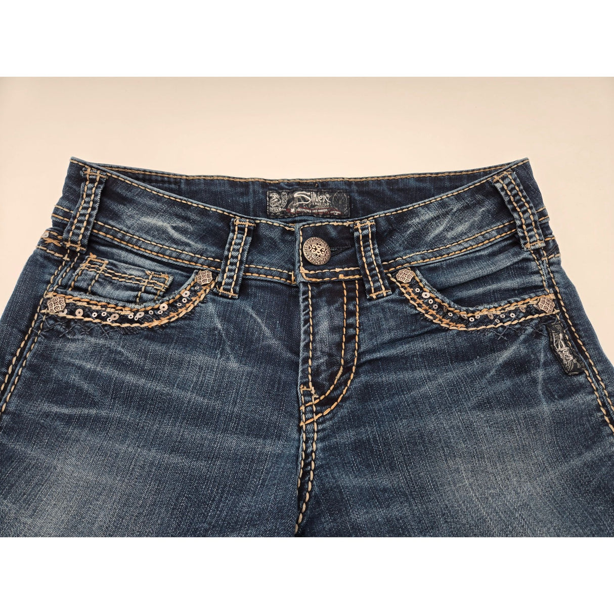 Silver Jeans Co. Suki Mid-Rise Bootcut Womens Jeans Size W26/L31 Sequin Embellished Pockets Distressed Look Denim