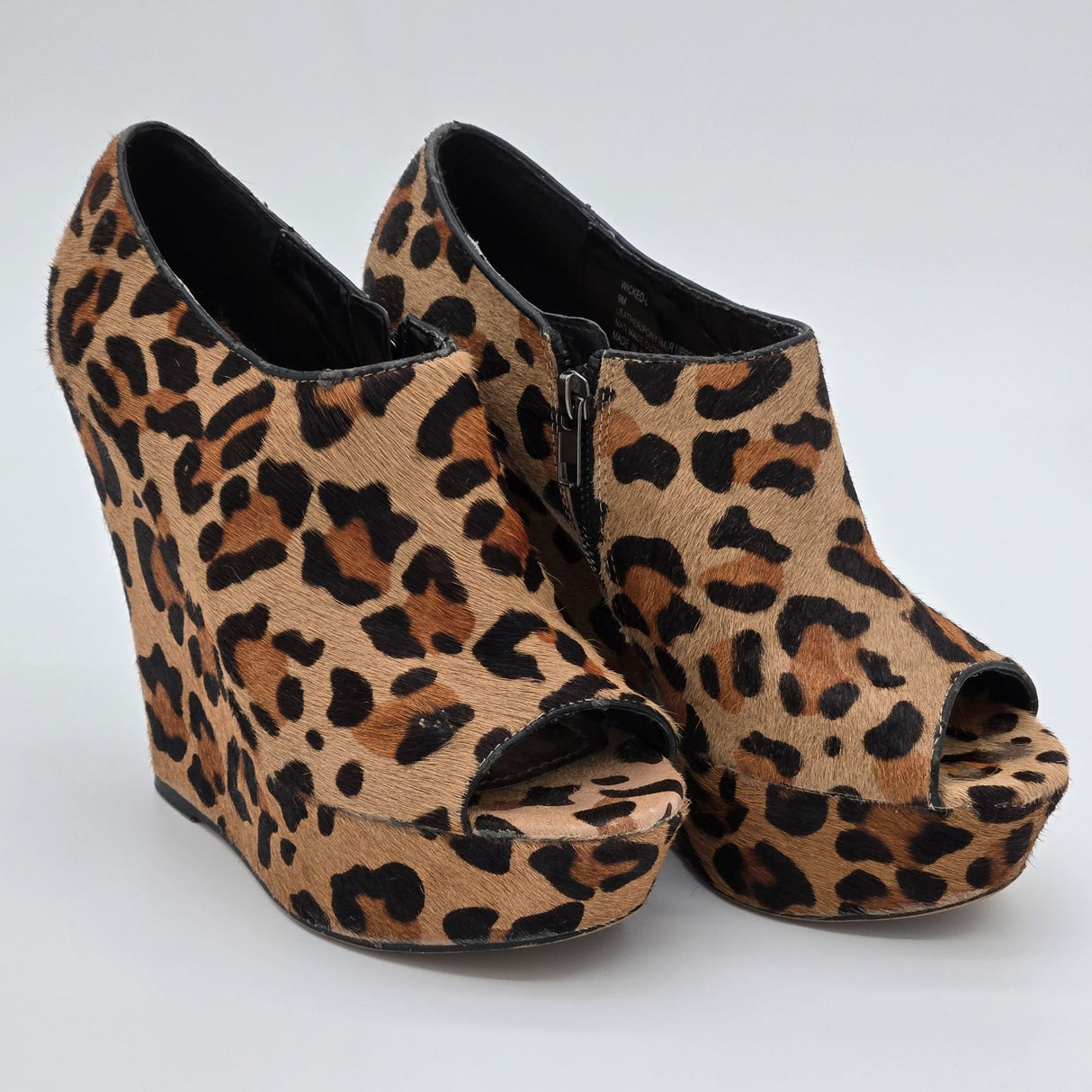 Steve Madden 'Wicked' Leopard Print Peep Toe Wedge Shoes 9M Womens Leather Pony Hair Upper Platform Heel