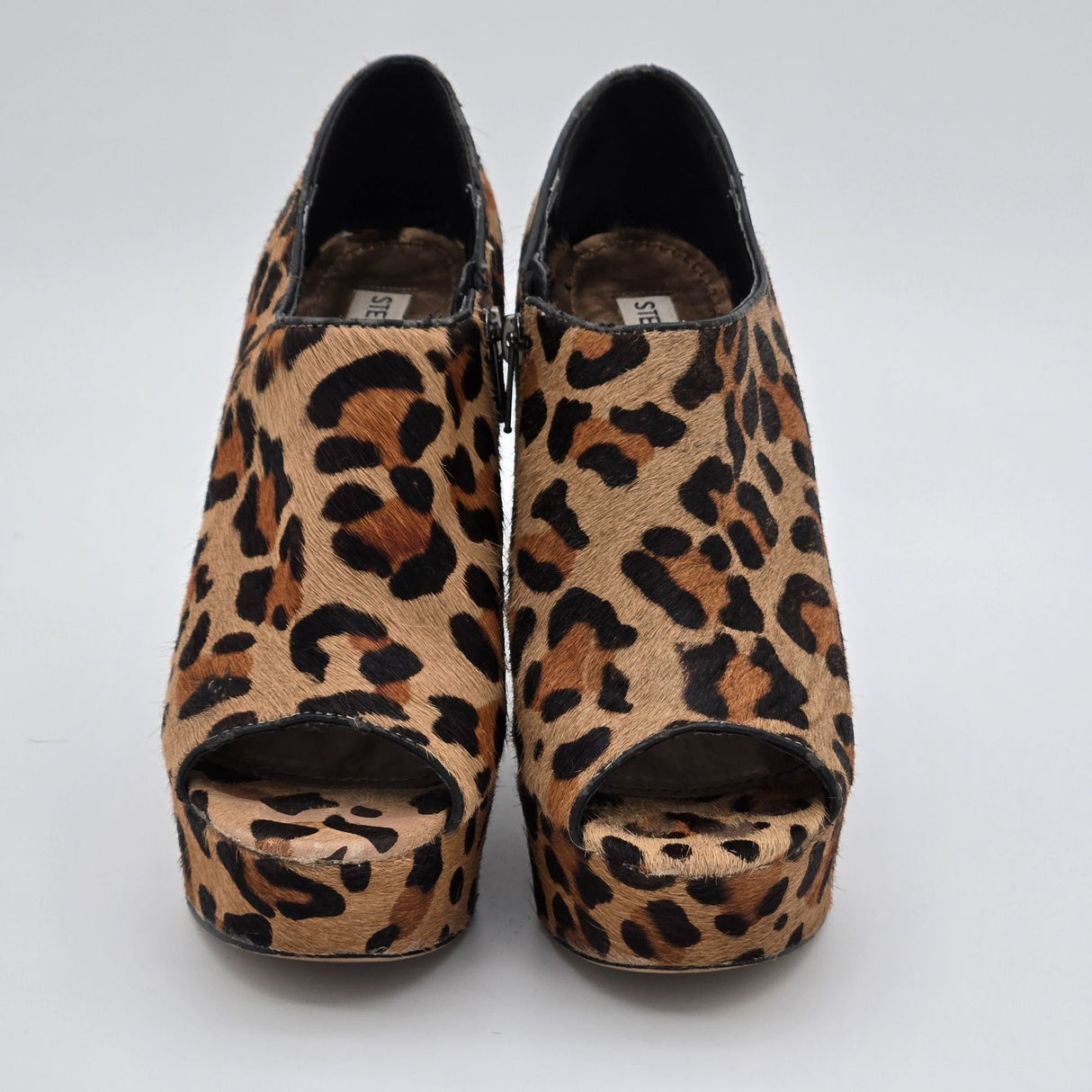 Steve Madden 'Wicked' Leopard Print Peep Toe Wedge Shoes 9M Womens Leather Pony Hair Upper Platform Heel