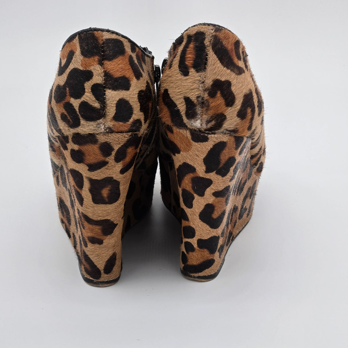 Steve Madden 'Wicked' Leopard Print Peep Toe Wedge Shoes 9M Womens Leather Pony Hair Upper Platform Heel