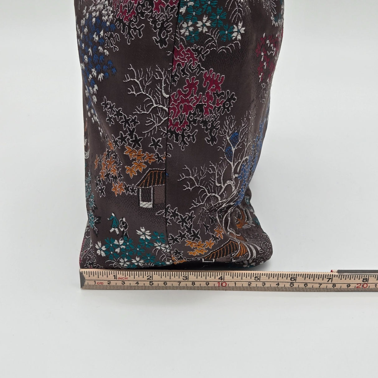 Handmade Mandarin Motif Silk Embroidery Tote Bag With Knot Closure & Inner Pocket