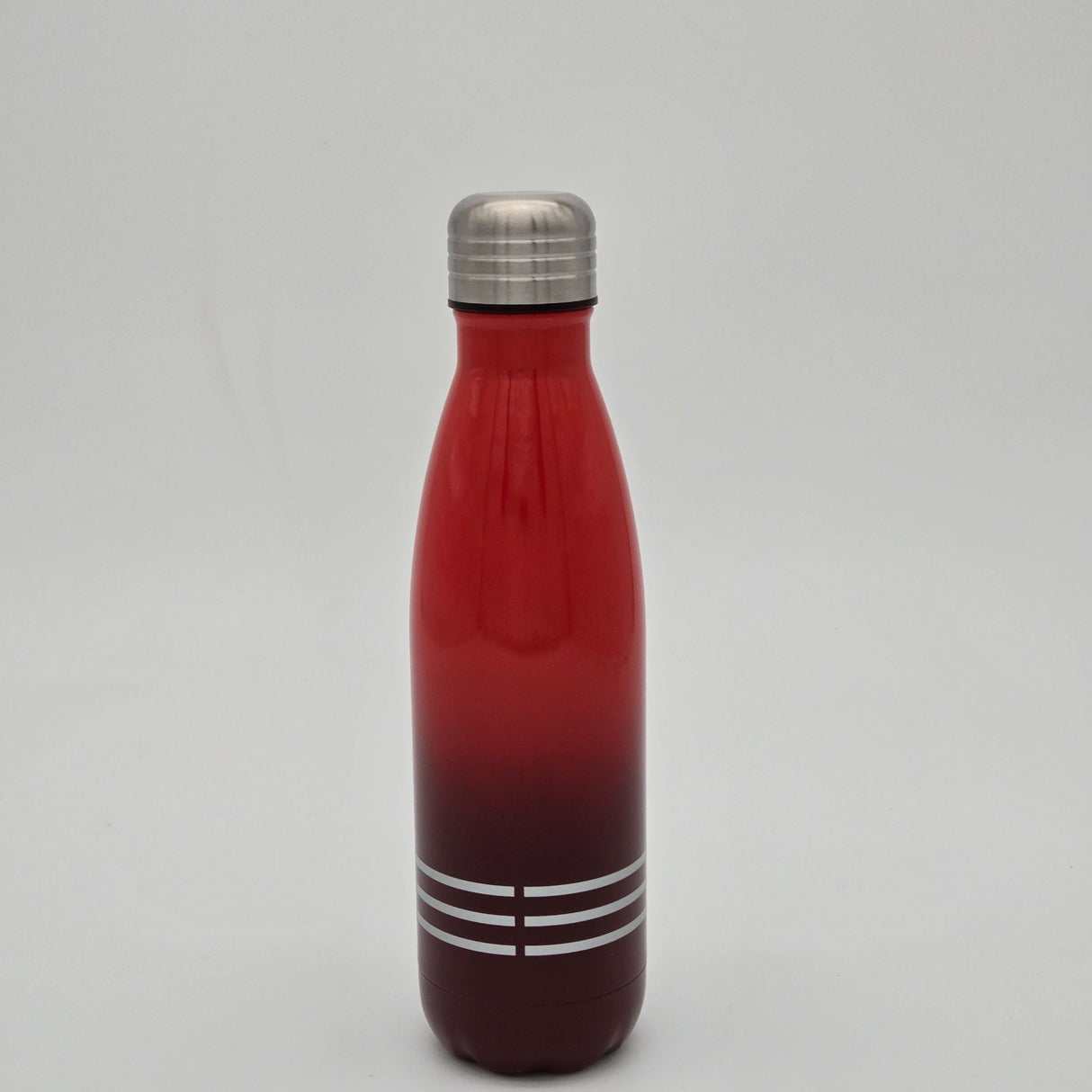 Le Creuset 500ml/17oz Stainless Steel Insulated Hydration Bottle Red Ombre Hot & Cold Beverages Durable Design, Color Cherry Red