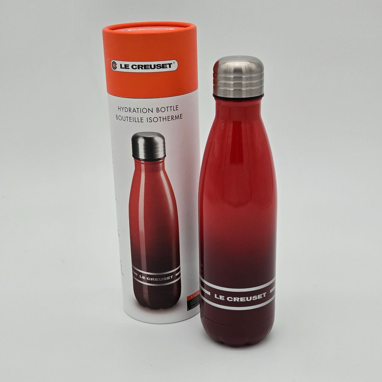 Le Creuset 500ml/17oz Stainless Steel Insulated Hydration Bottle Red Ombre Hot & Cold Beverages Durable Design, Color Cherry Red